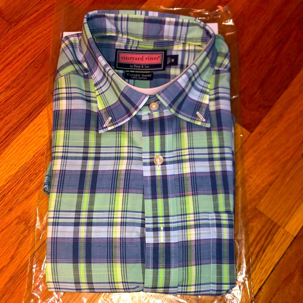 EUC Vineyard Vines Plaid Tucker Shirt - Medium
